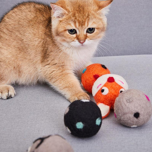 Colorful Interactive Felt Stretch Ball Cat Toy With Bell Sound
