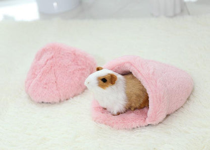 Cozy Critter Haven: Plush Pet Mat For Hamsters, Hedgehogs,